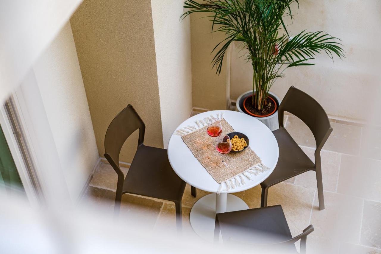 Helloapulia Charming Palazzo Clemente - Self-Catering Suites With Aircondition Monopoli Zewnętrze zdjęcie