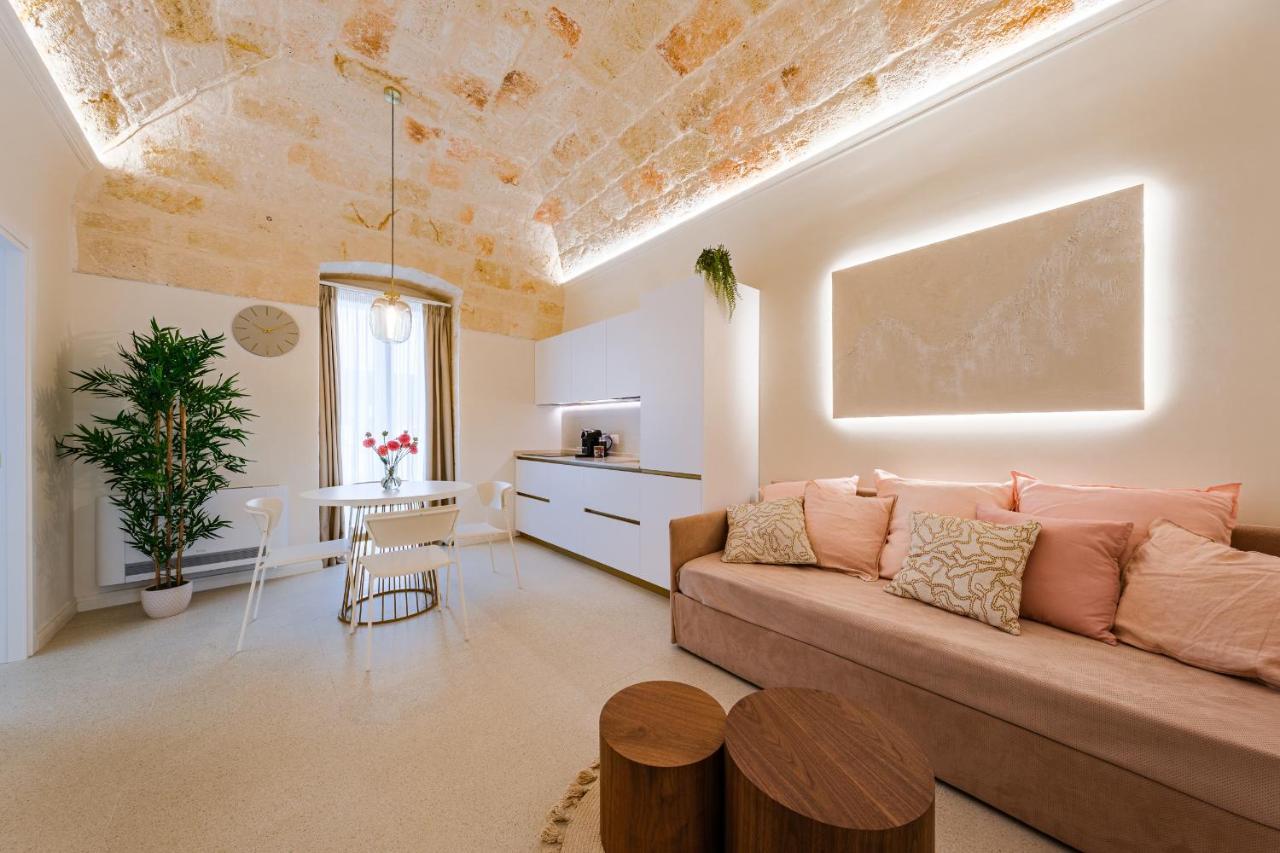 Helloapulia Charming Palazzo Clemente - Self-Catering Suites With Aircondition Monopoli Zewnętrze zdjęcie