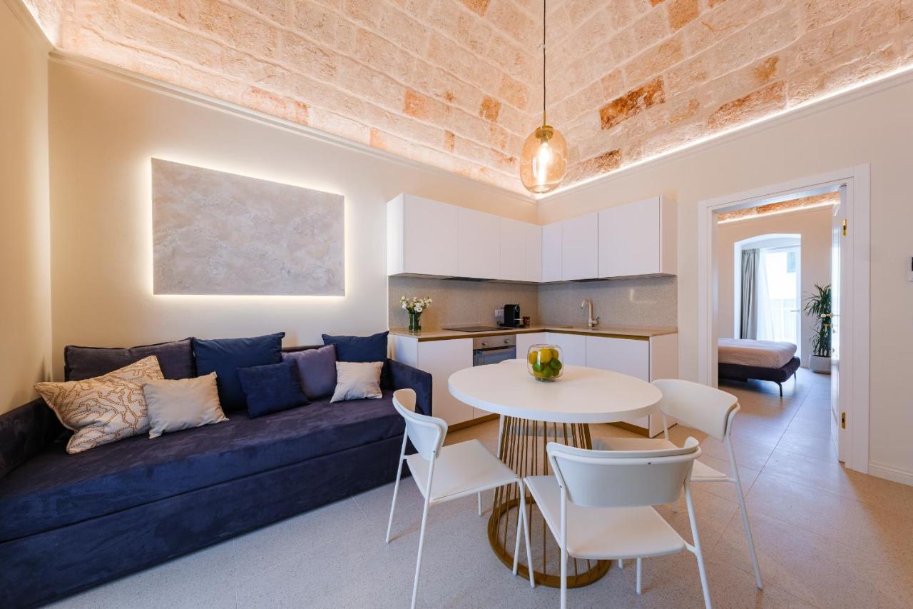 Helloapulia Charming Palazzo Clemente - Self-Catering Suites With Aircondition Monopoli Zewnętrze zdjęcie